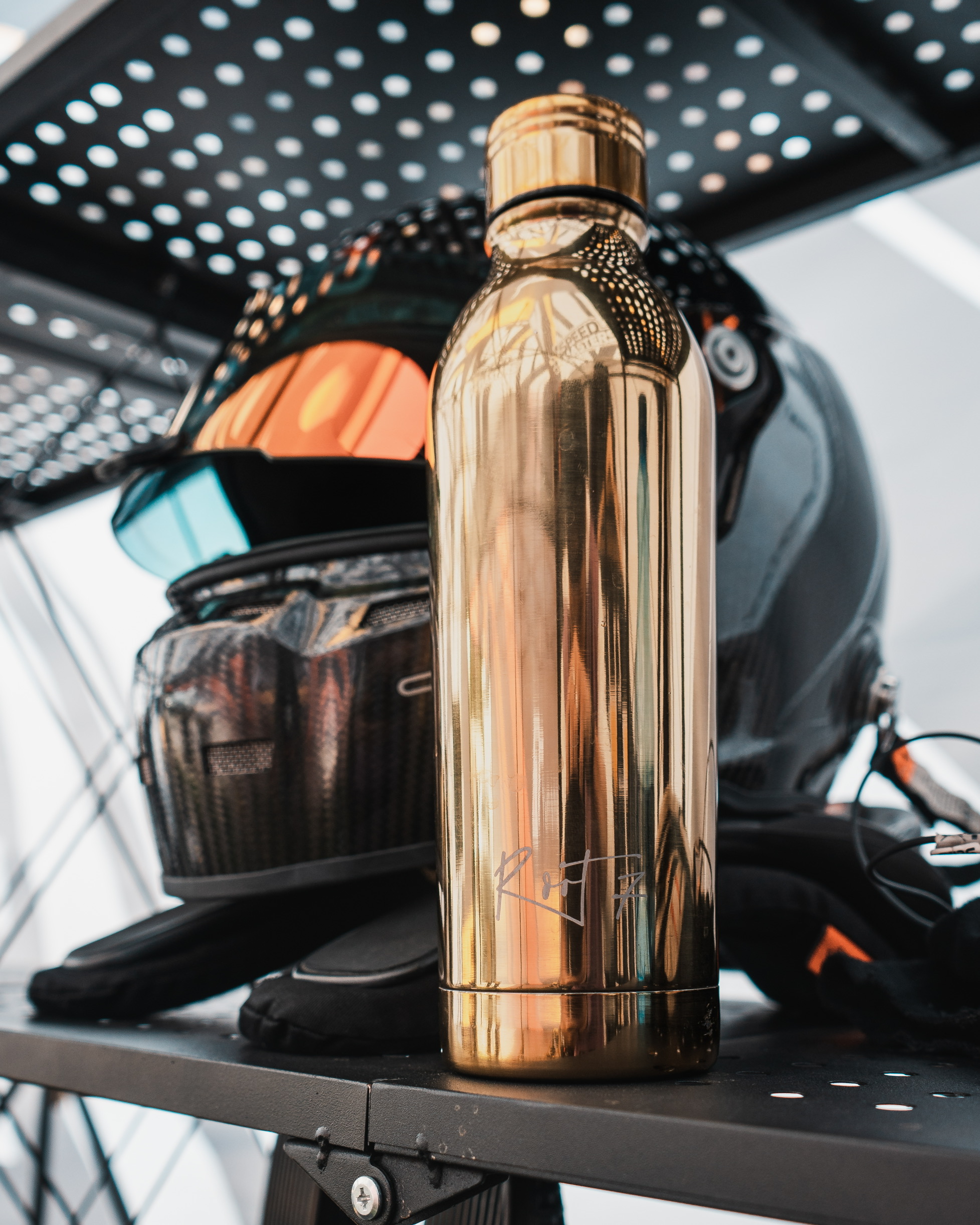 Butelka do wody Polished Gold od Root7